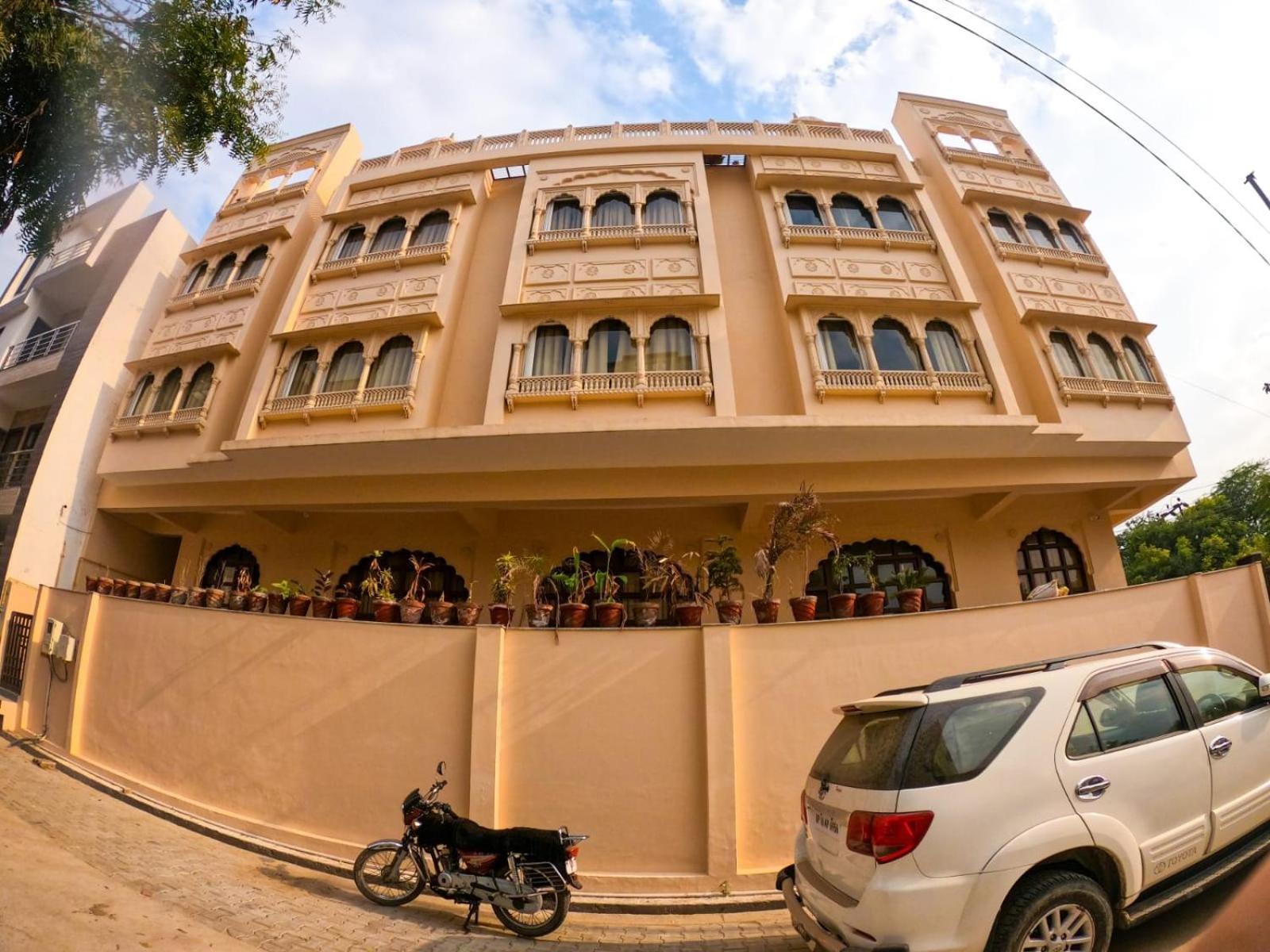 Hotel The Taj Vista Agra- Walking Distance To Taj Mahal Agra  Exterior foto