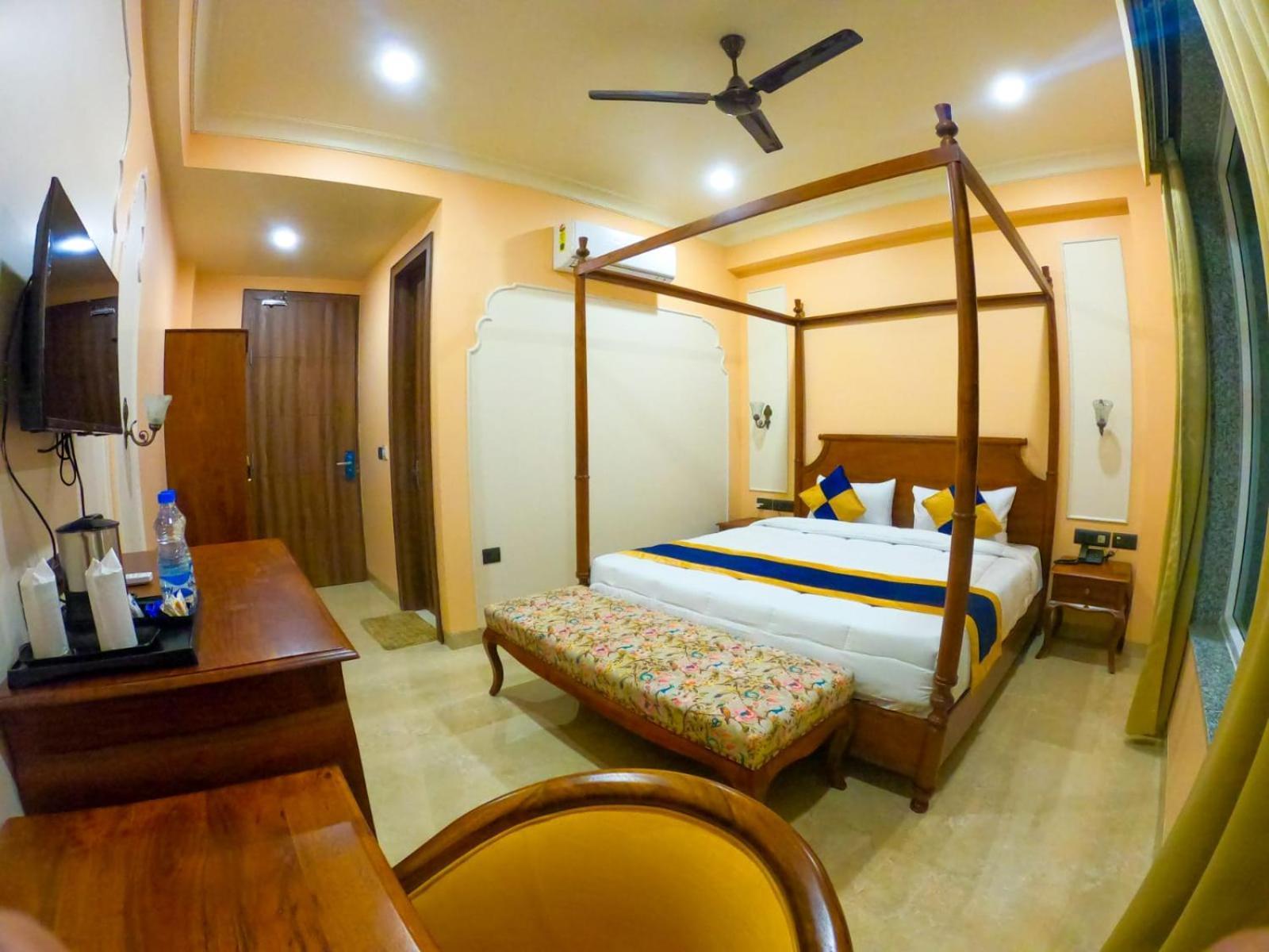 Hotel The Taj Vista Agra- Walking Distance To Taj Mahal Agra  Exterior foto