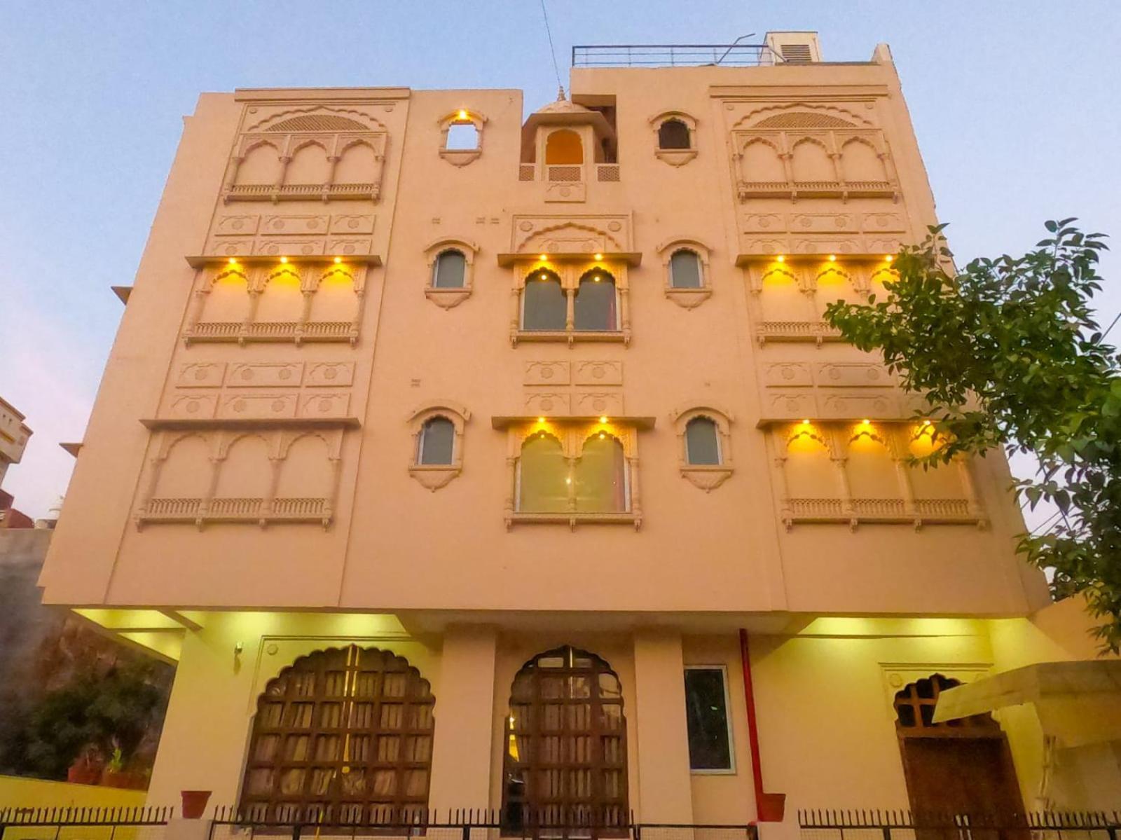 Hotel The Taj Vista Agra- Walking Distance To Taj Mahal Agra  Exterior foto
