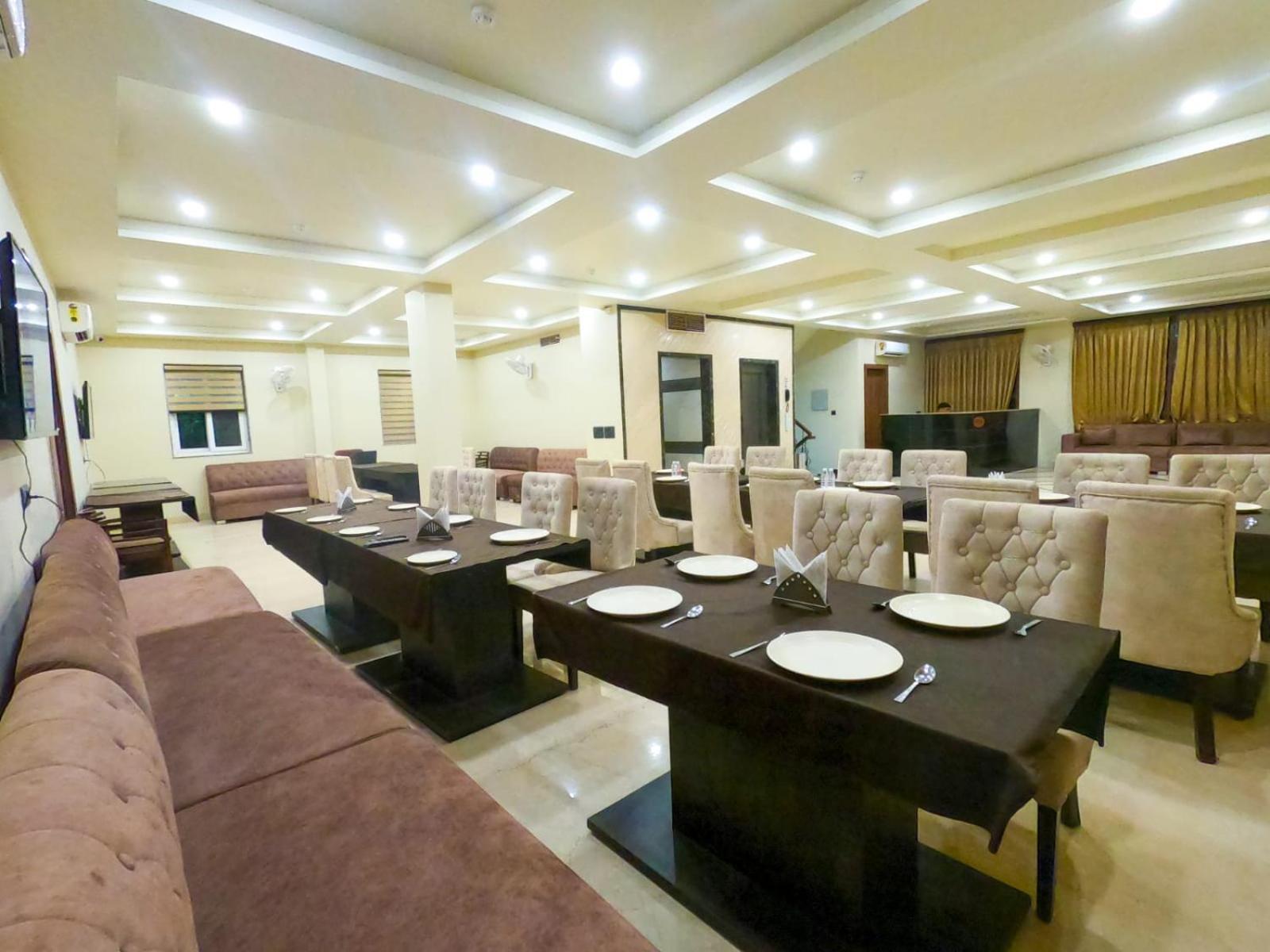 Hotel The Taj Vista Agra- Walking Distance To Taj Mahal Agra  Exterior foto