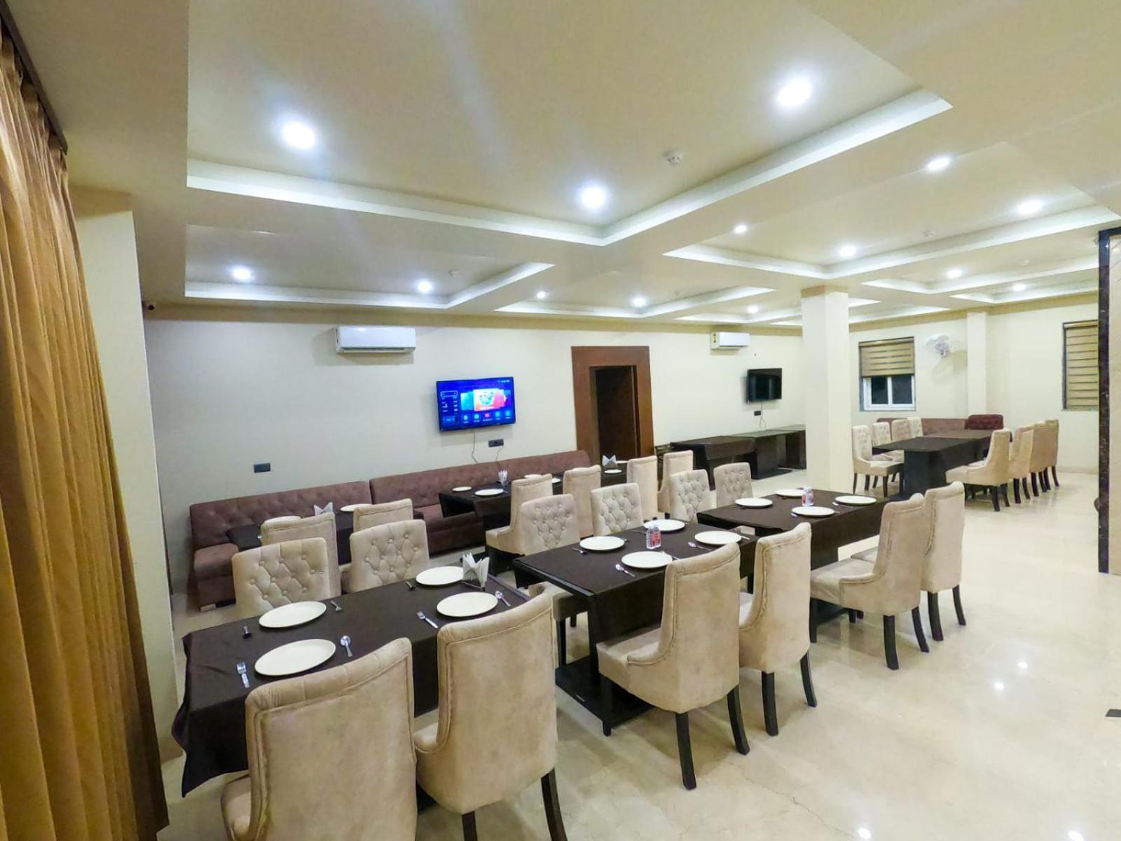 Hotel The Taj Vista Agra- Walking Distance To Taj Mahal Agra  Exterior foto