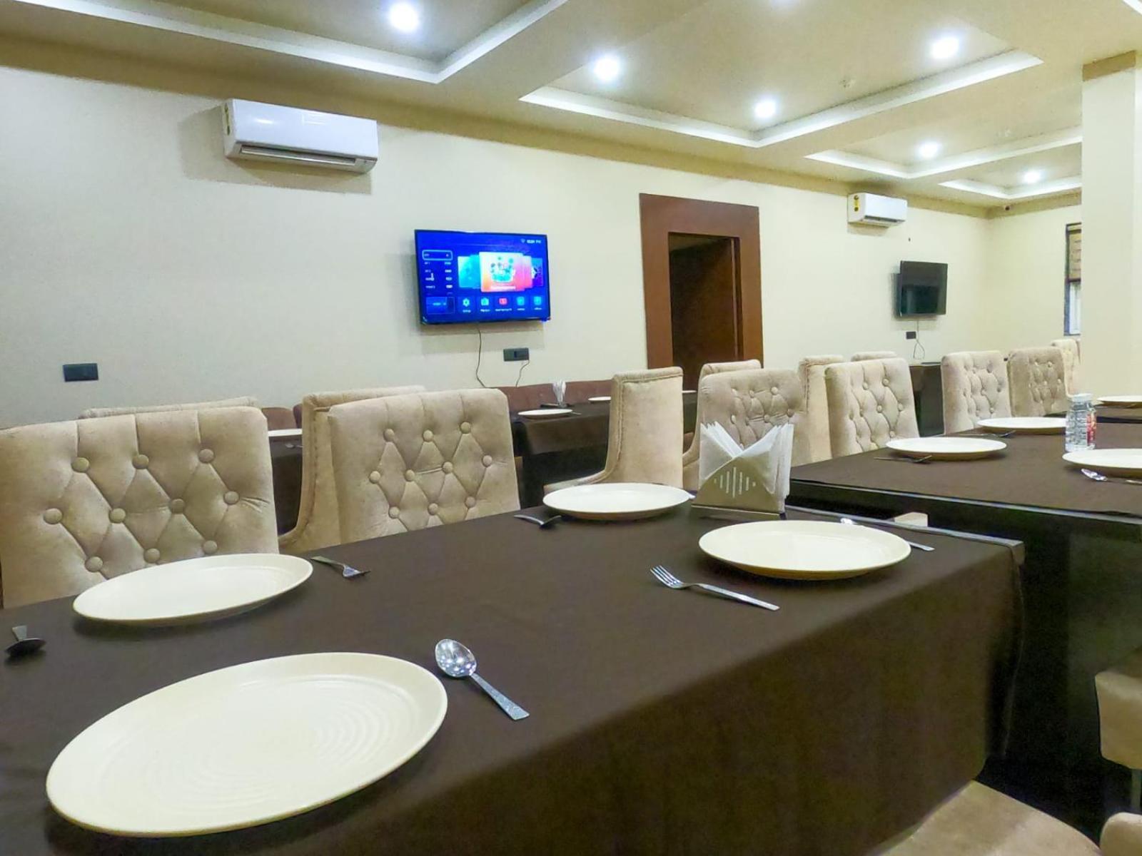 Hotel The Taj Vista Agra- Walking Distance To Taj Mahal Agra  Exterior foto