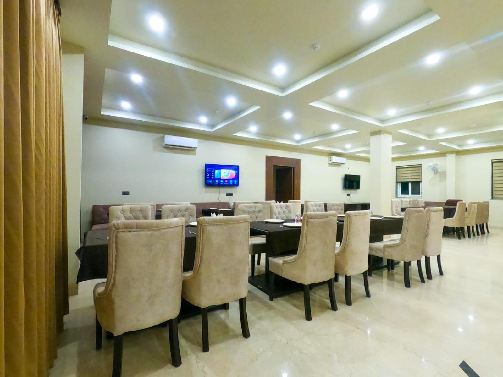Hotel The Taj Vista Agra- Walking Distance To Taj Mahal Agra  Exterior foto