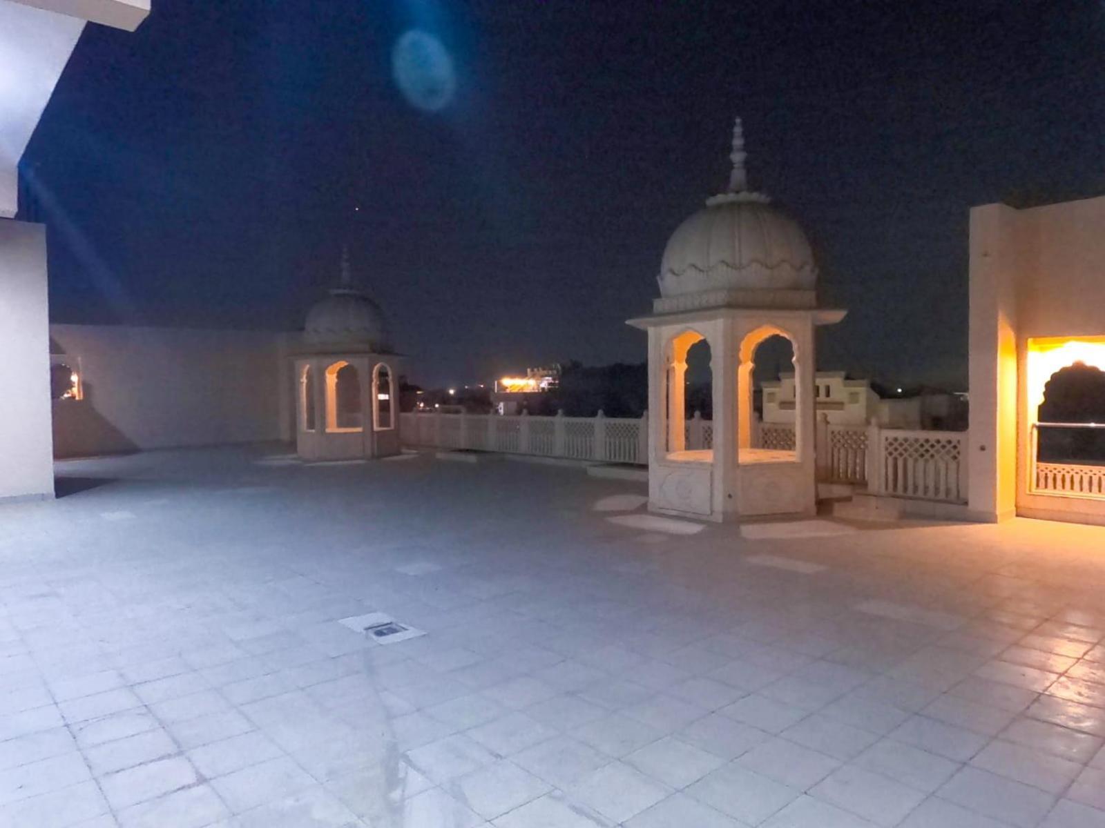 Hotel The Taj Vista Agra- Walking Distance To Taj Mahal Agra  Exterior foto