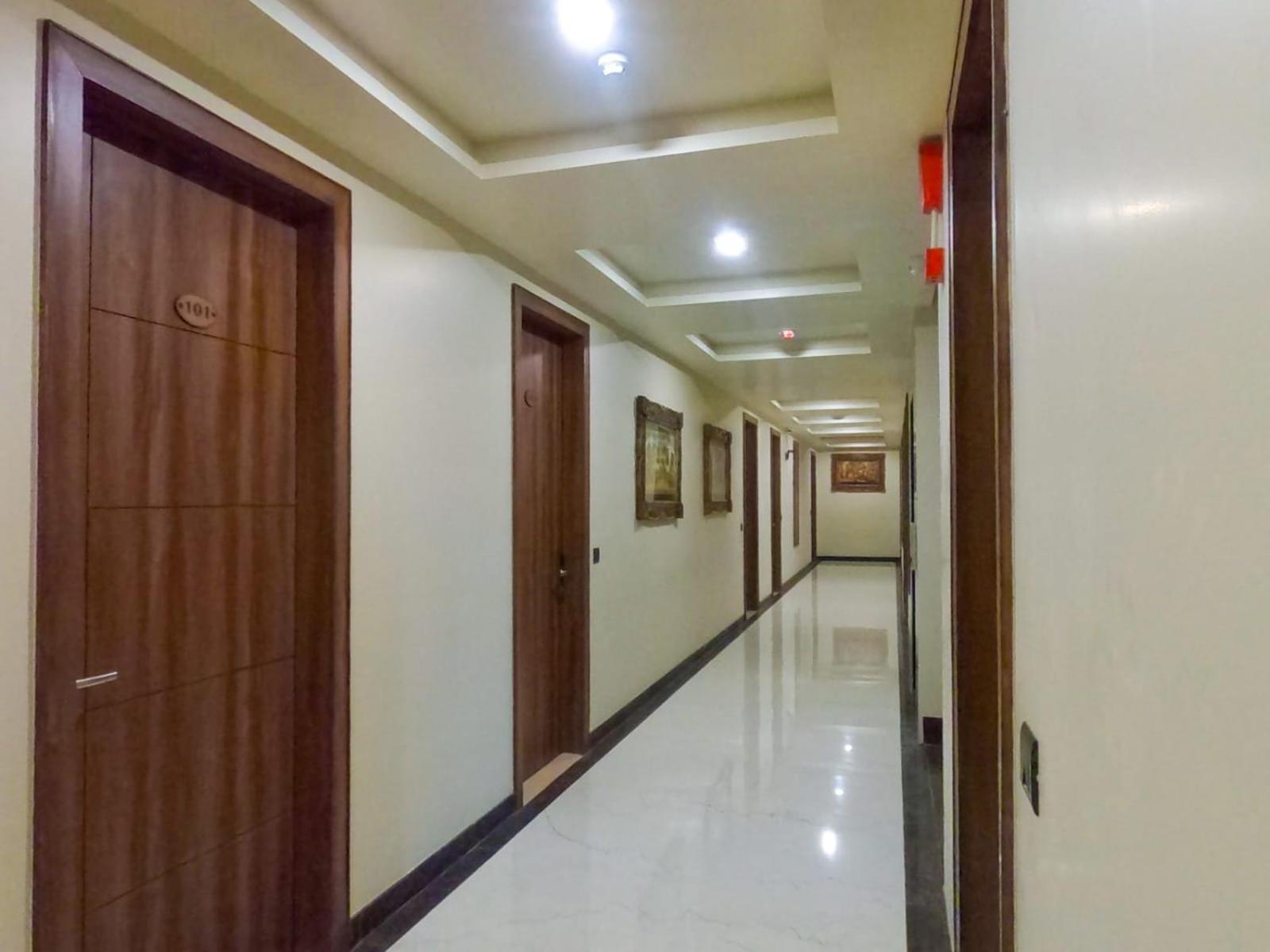 Hotel The Taj Vista Agra- Walking Distance To Taj Mahal Agra  Exterior foto